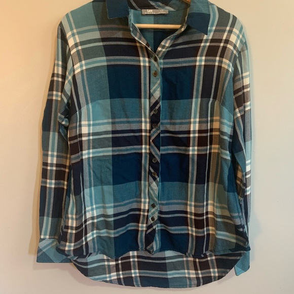 3/20$ Lee Lg plaid button down shirt. - Picture 1 of 5
